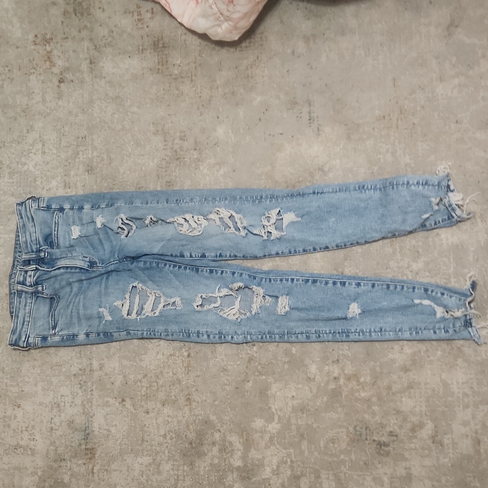 american eagle ripped skinny jeans